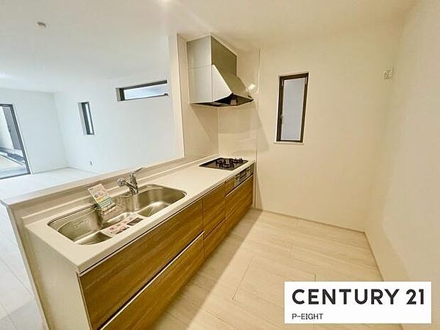 料理をしながらリビングを見渡せるつくりで、料理中も家族との会話がはずみます。