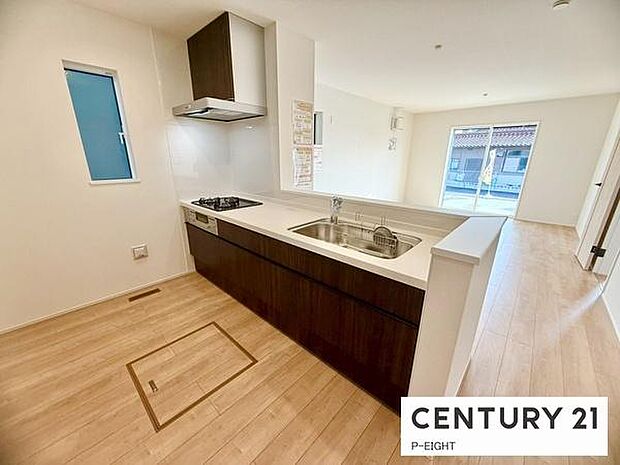 料理をしながらリビングを見渡せるつくりで、料理中も家族との会話がはずみます。