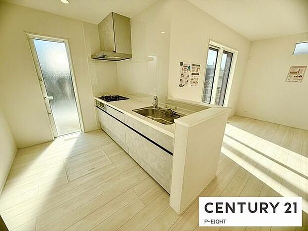 料理をしながらリビングを見渡せるつくりで、料理中も家族との会話がはずみます。