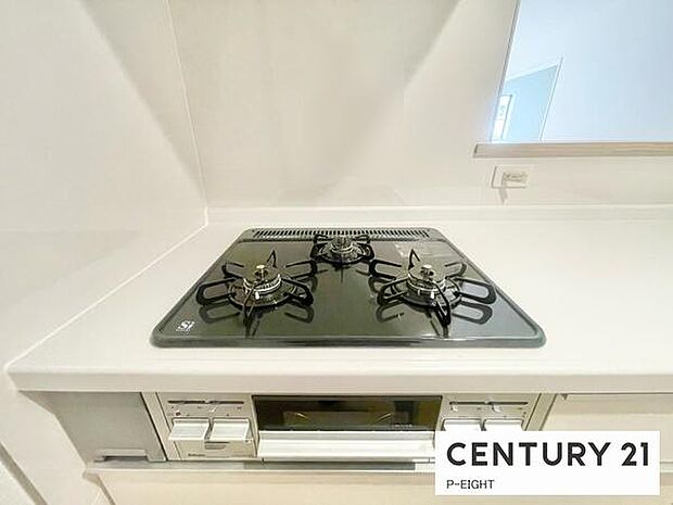 三口ガスコンロで料理もはかどりますね!グリルもあります!