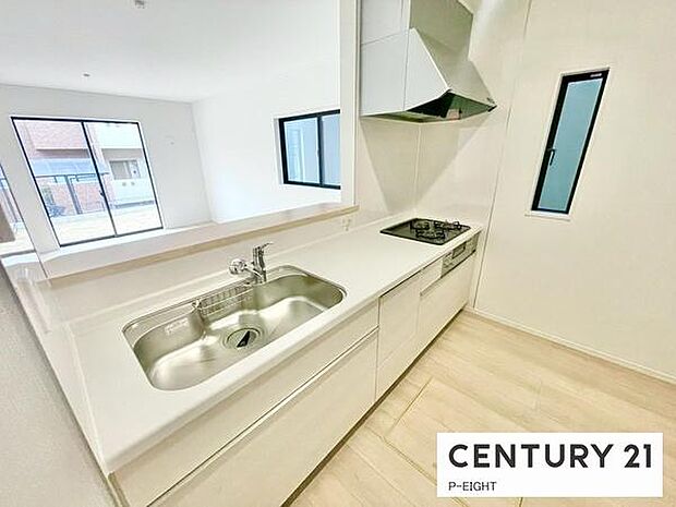 料理をしながらリビングを見渡せるつくりで、料理中も家族との会話がはずみます。