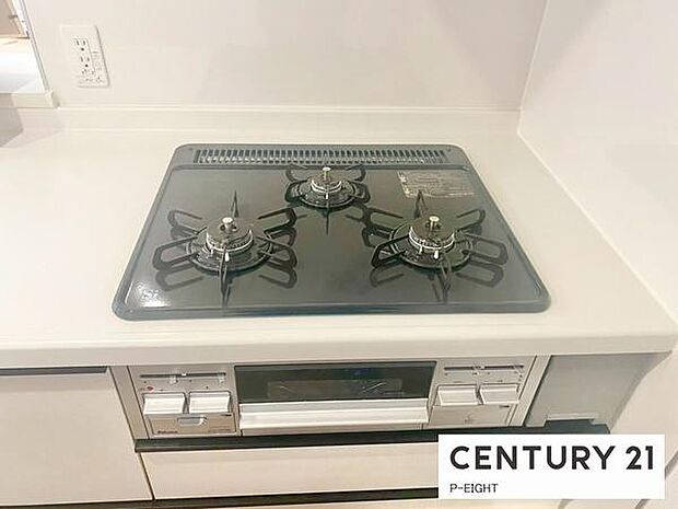 三口ガスコンロで料理もはかどりますね！グリルもあります！