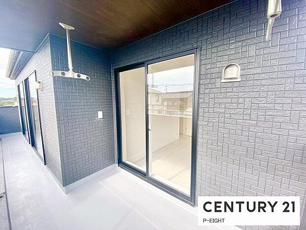 インナーバルコニーで雨の日も洗濯物を干せます！