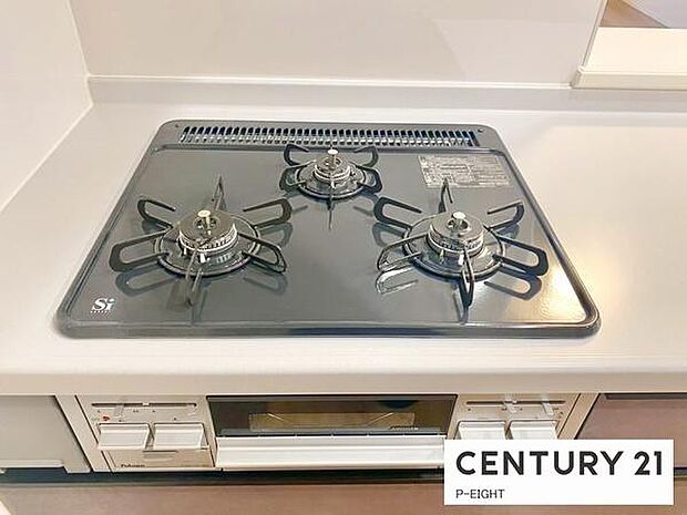 三口ガスコンロで料理もはかどりますね!グリルもあります!