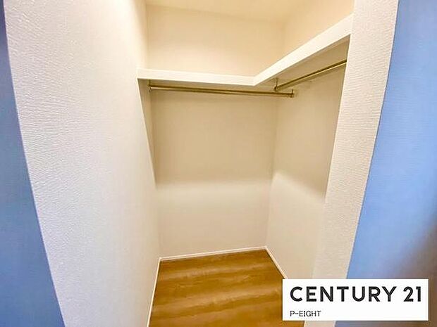 ウォークインクローゼットで楽々収納!