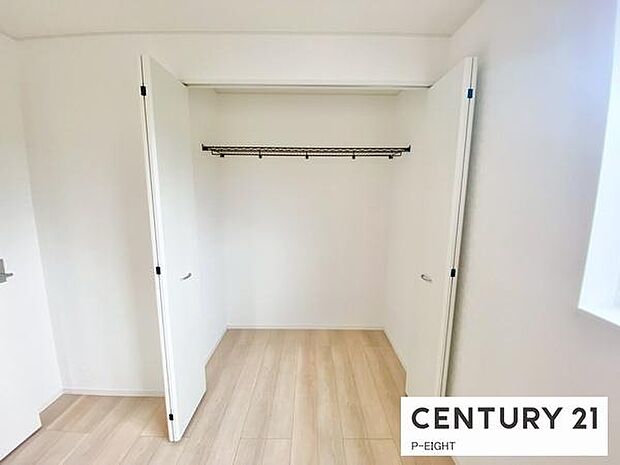 クローゼットで楽々収納！