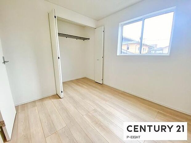 白を基調とした明るい部屋です！