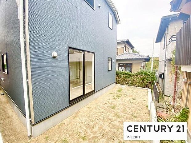 敷地内には自由に使える庭があります！