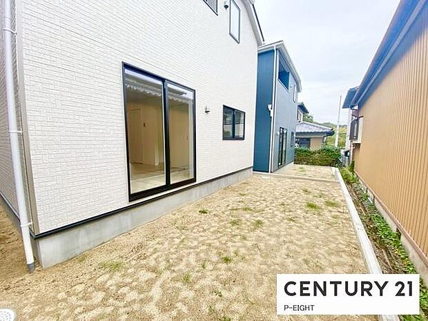 敷地内には自由に使える庭があります！