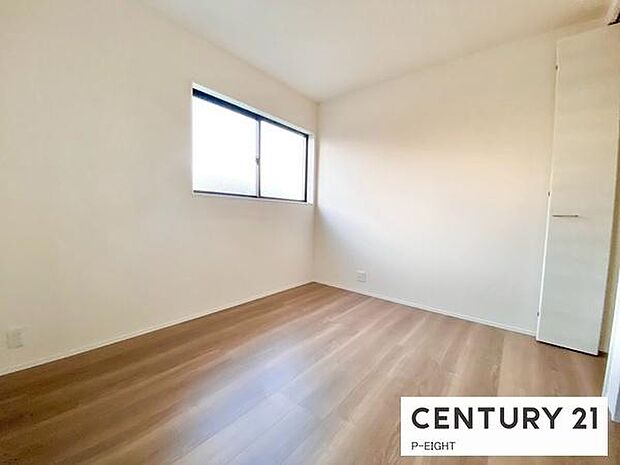 白を基調とした明るい部屋です!