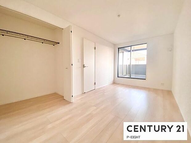 バルコニーに面している明るい部屋です！