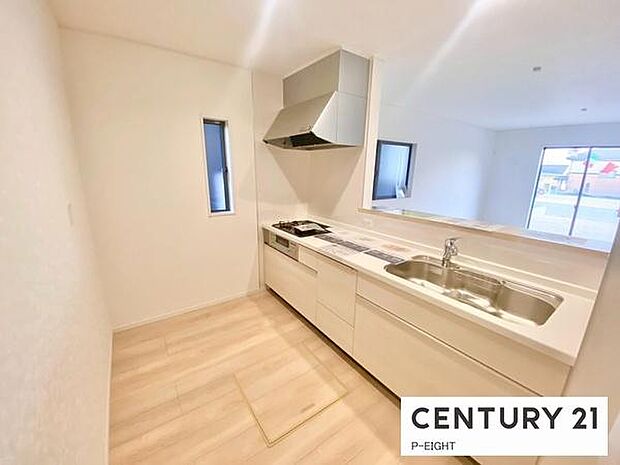 料理をしながらリビングを見渡せるつくりで、料理中も家族との会話がはずみます。