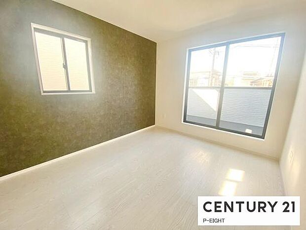 壁の色もアクセントとなりおしゃれな内装です！