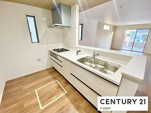 料理をしながらリビングを見渡せるつくりで、料理中も家族との会話がはずみます。