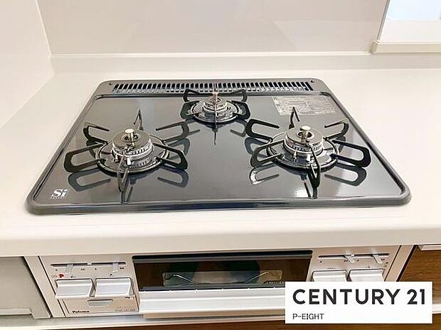 三口ガスコンロで料理もはかどりますね!グリルもあります!