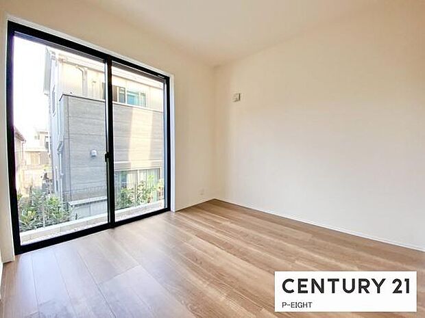 リビング横に便利な洋室!