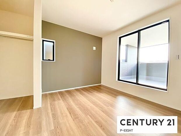 壁の色もアクセントとなりおしゃれな内装です!