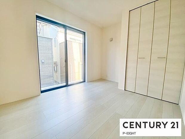 リビング横に便利な洋室!