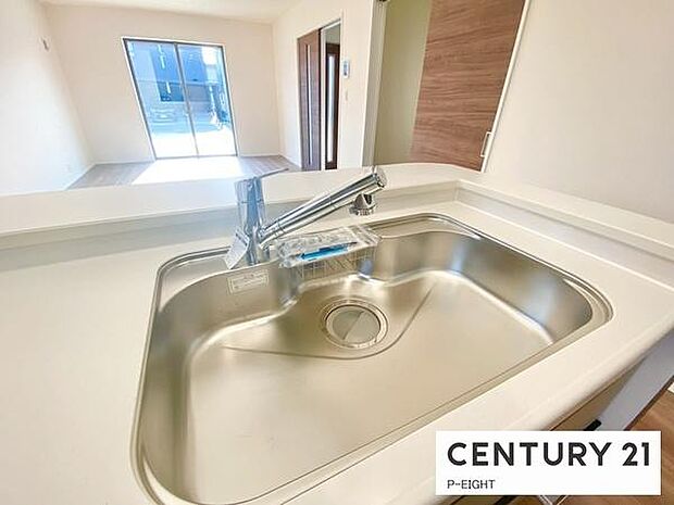 浄水器内蔵型のため、キッチン回りもスリムな印象です!