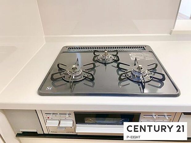 三口ガスコンロで料理もはかどりますね!グリルもあります!