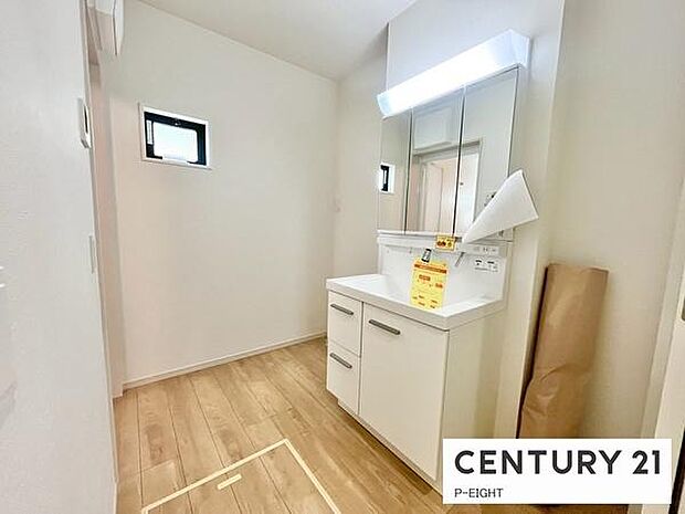 明るい洗面台で、毎日の身支度を!