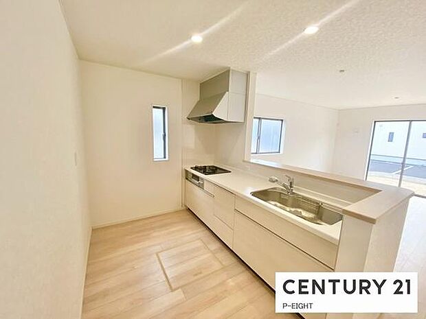 料理をしながらリビングを見渡せるつくりで、料理中も家族との会話がはずみます。