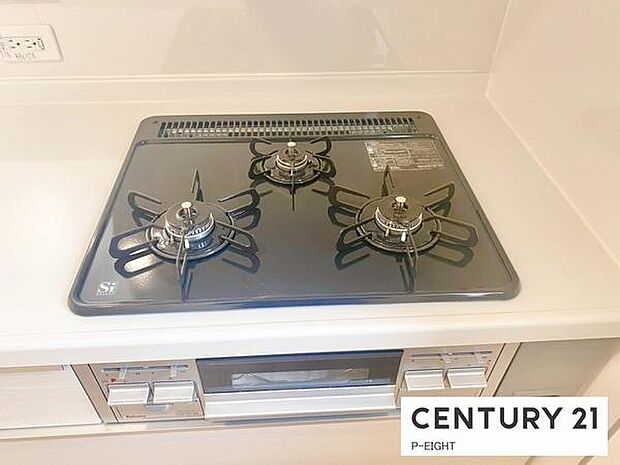 三口ガスコンロで料理もはかどりますね！グリルもあります！