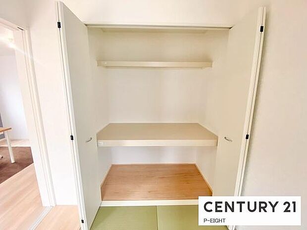 和室には収納に便利な押入れあり！