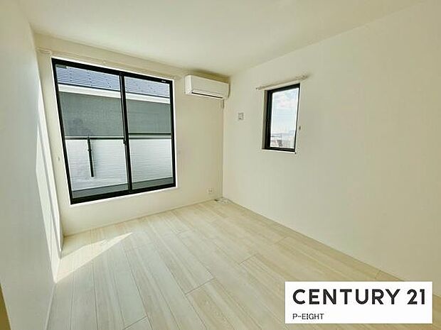 バルコニーに面している明るい部屋です!