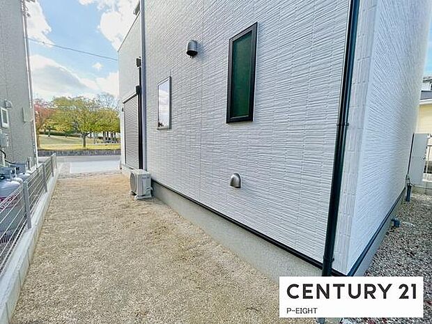 敷地内には自由に使える庭があります!