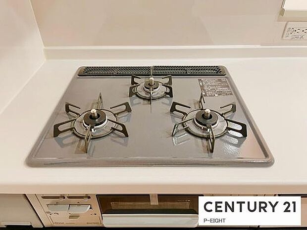 三口コンロで料理もはかどりますね！グリルもあります！