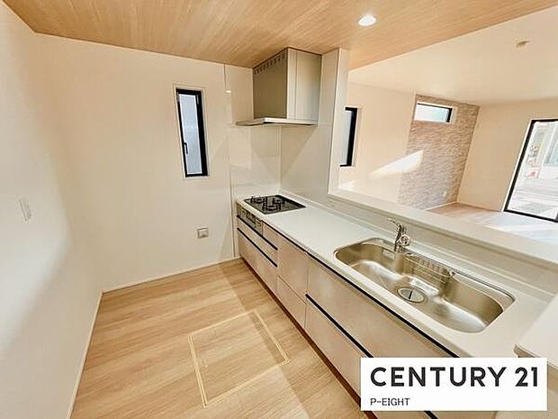 料理をしながらリビングを見渡せるつくりで、料理中も家族との会話がはずみます。