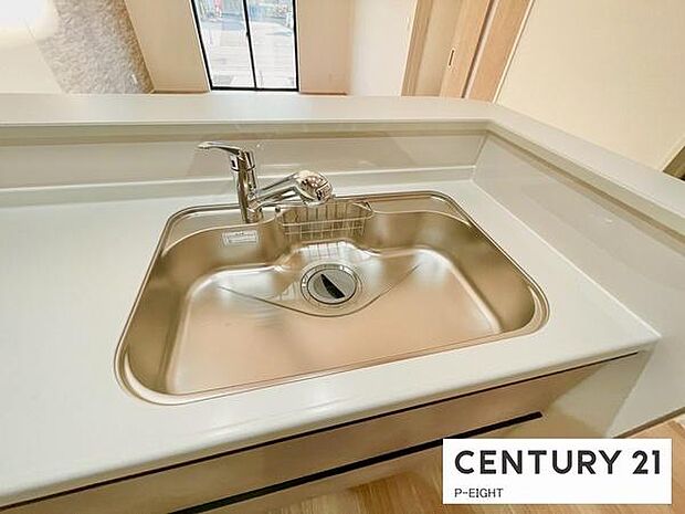 浄水器内蔵型のため、キッチン回りもスリムな印象です！