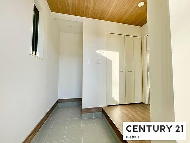 広々とした玄関で来客を受け入れます！