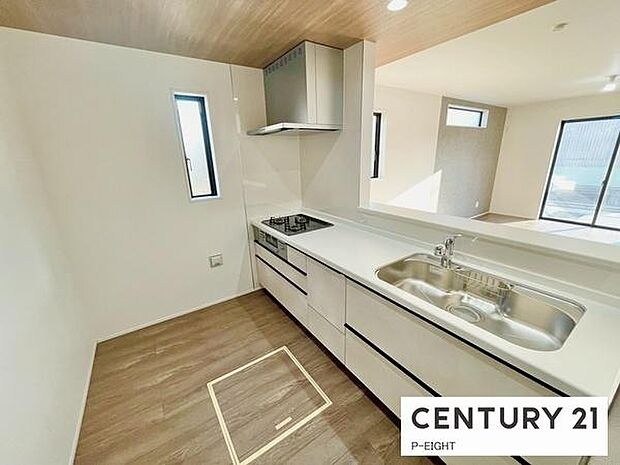 料理をしながらリビングを見渡せるつくりで、料理中も家族との会話がはずみます。