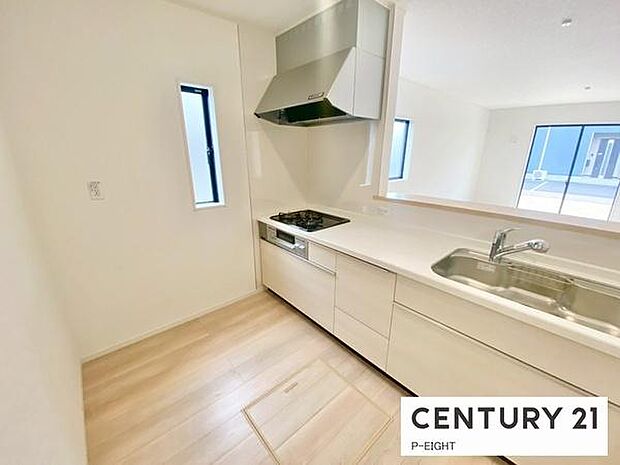 料理をしながらリビングを見渡せるつくりで、料理中も家族との会話がはずみます。