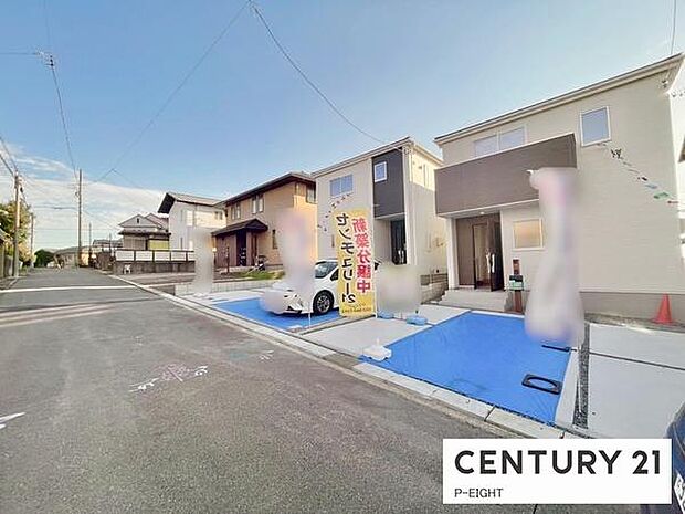 幅員約5ｍのゆとりある道路です！駐車も快適です！