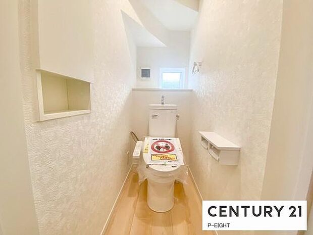 白色基調の落ち着ける空間になっております。