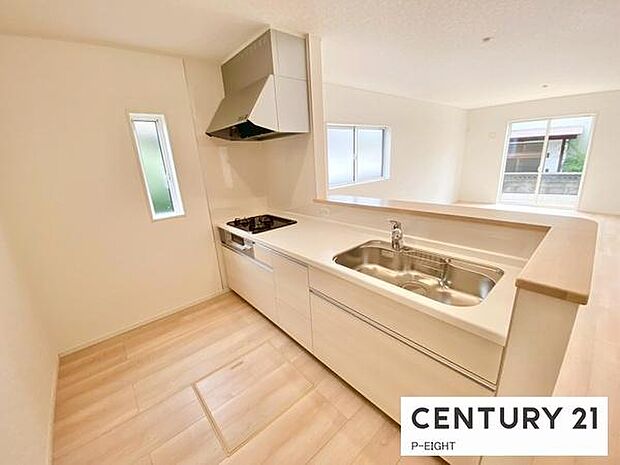 料理をしながらリビングを見渡せるつくりで、料理中も家族との会話がはずみます。