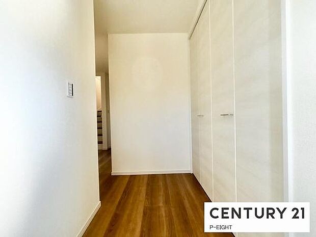 白を基調とした明るい玄関です！