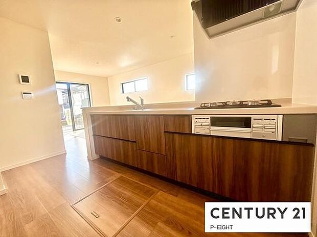 料理をしながらリビングを見渡せるつくりで、料理中も家族との会話がはずみます。