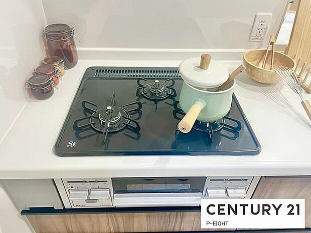 三口コンロで料理もはかどりますね！グリルもあります！