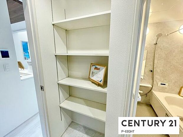 リネン収納できる可動棚もあります！