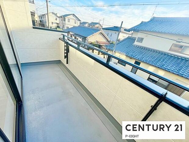 洗濯物は日当たりの良いバルコニーへ！