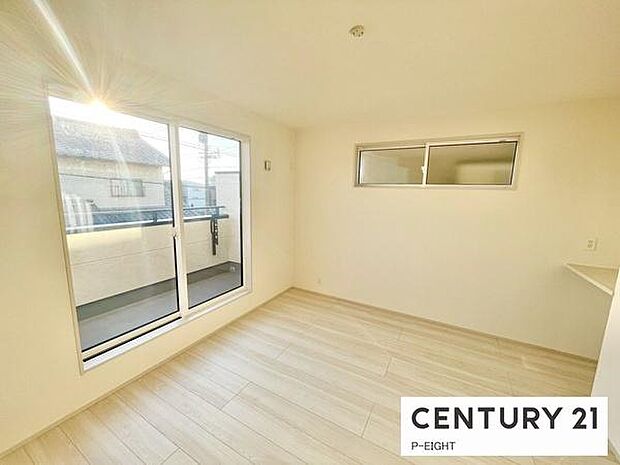 バルコニーに面している明るい部屋です！