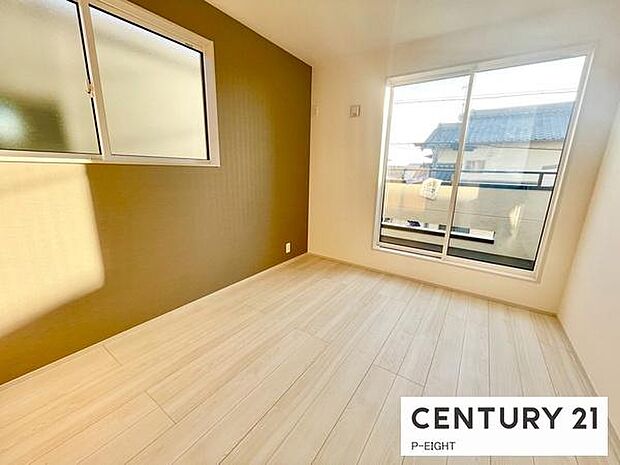 壁の色もアクセントとなりおしゃれな内装です！