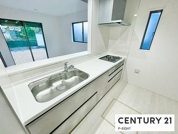 料理をしながらリビングを見渡せるつくりで、料理中も家族との会話がはずみます。