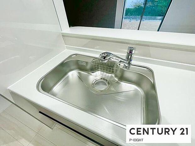 浄水器内蔵型のため、キッチン回りもスリムな印象です!