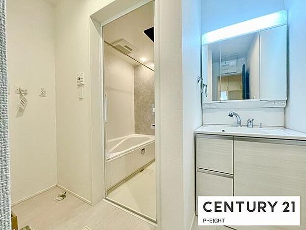 明るい洗面台で、毎日の身支度を!