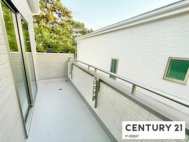 洗濯物は日当たりの良いバルコニーへ!